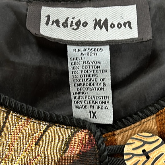 Indigo Moon vintage jacket. Size 1X. Red, black, gold tapes/chenille pattern. - Picture 2 of 13